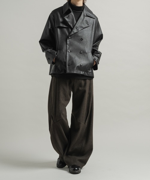 CASPER JOHN（キャスパージョン）の「Back pleats PU short trench coat/バックプリーツPUショートトレンチコート（トレンチコート・メンズ・ブラック/ブラック系・LARGE/MEDIUM/SMALL/X-SMALL）」の21枚目の写真
