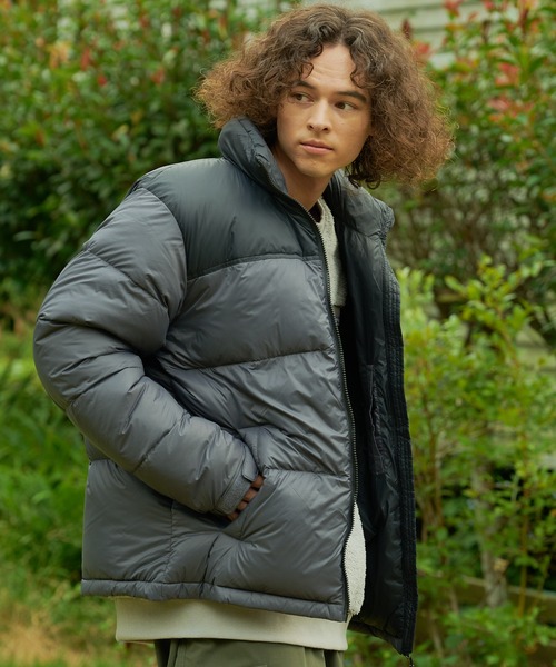 ragged mountain（ラギットマウンテン）の「【RAGGED MOUNTAIN/ラギットマウンテン】【軽量なのにしっかり保温】スタンドカラー ダウンジャケット ナイロン 袖口面ファスナー 裾ゴムスピンドル・ストッパー アウトドア タウンユース ユニセックス（ダウンジャケット/コート・メンズ・ブラック/チャコールグレー/ターコイズブルー・MEDIUM/LARGE/X-LARGE）」の17枚目の写真