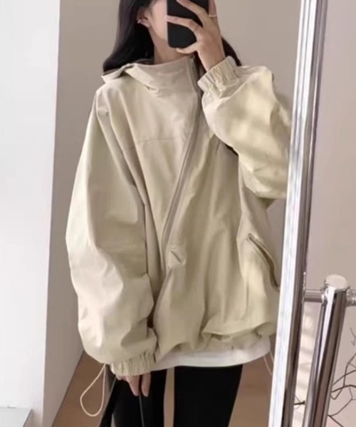 SallyLunn(サリーラン)の「斜めジップマウンテンパーカー(マウンテンパーカー・レディース・ブラック/アイボリー・LARGE/MEDIUM)」の2枚目の写真