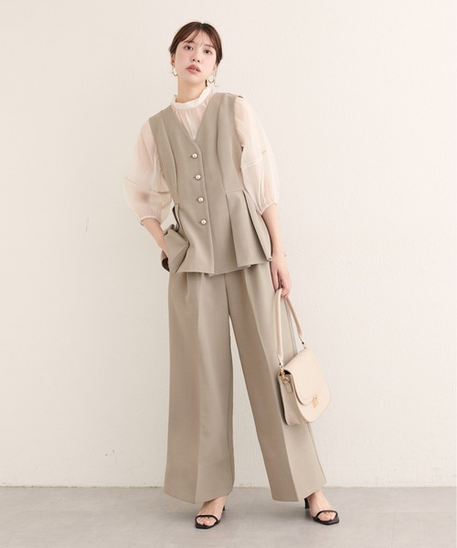 natural couture（ナチュラルクチュール）の「【WEB限定】金釦ペプラムベスト（ベスト・レディース・ブラウン/ベージュ/ブラック/オフホワイト・FREE）」の4枚目の写真