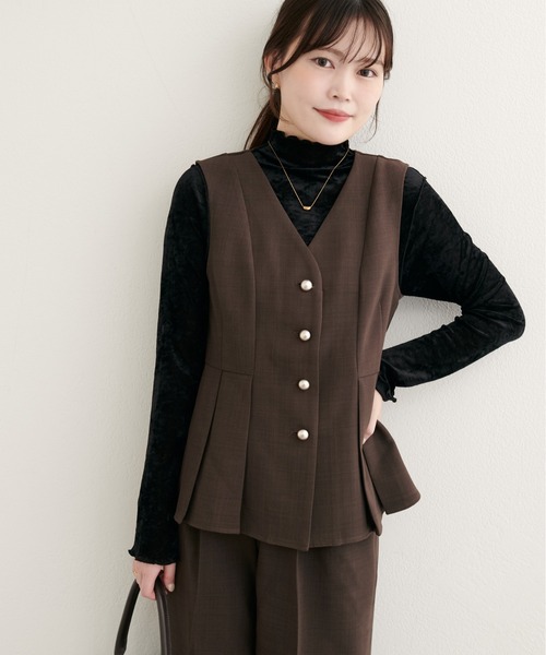 natural couture（ナチュラルクチュール）の「【WEB限定】金釦ペプラムベスト（ベスト・レディース・ブラウン/ベージュ/ブラック/オフホワイト・FREE）」の21枚目の写真