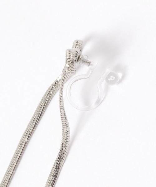 LAKOLE(ラコレ)の「ロングドループリボンノンホールピアス / 592891(イヤリング・レディース・その他1/その他2・FREE)」の4枚目の写真