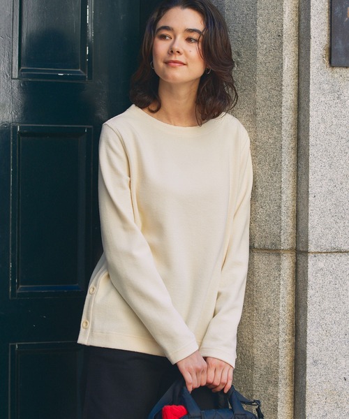 AIGLE（エーグル）の「サイドスリットボタン クルーネックフリースプルオーバー（スウェット・レディース・オフホワイト/ダークネイビー/レッド系その他・36/38/40）」の18枚目の写真