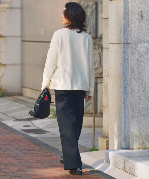 AIGLE（エーグル）の「サイドスリットボタン クルーネックフリースプルオーバー（スウェット・レディース・オフホワイト/ダークネイビー/レッド系その他・36/38/40）」の22枚目の写真