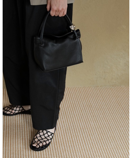 anuke（アンヌーク）の「Volume Ball Bag（ハンドバッグ・レディース・ブラック/ブラウン・FREE）」の5枚目の写真