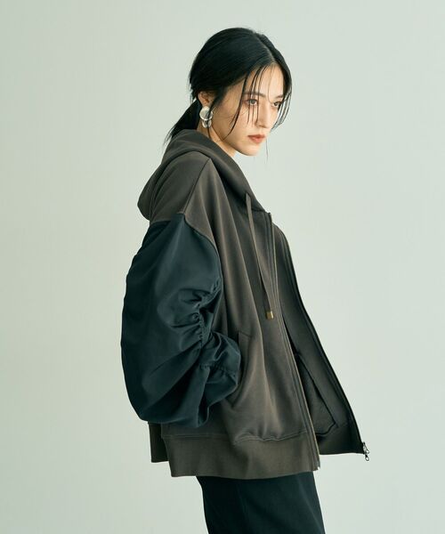 MA-1風ZIPフーディ