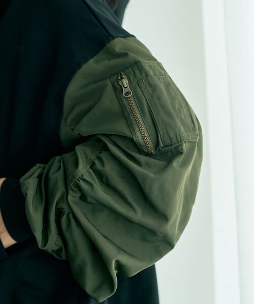 MA-1風ZIPフーディ