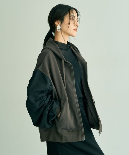 MA-1風ZIPフーディ