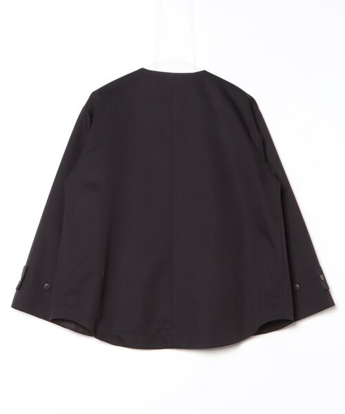 SIPULI(シプリ)の「Coated Cotton Poly Twill ヘンリーハーフコート(ダウンジャケット/コート・レディース・ブラック/ベージュ・2)」の3枚目の写真