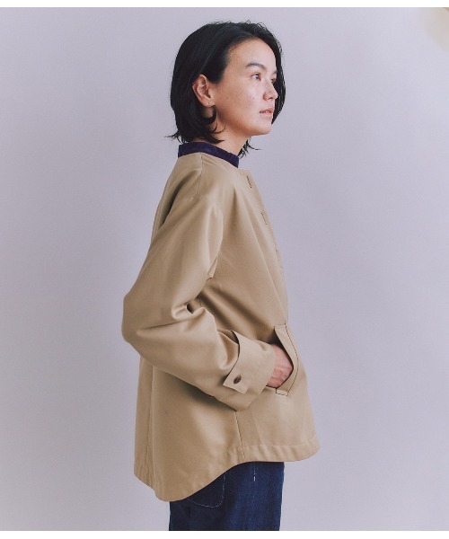 SIPULI(シプリ)の「Coated Cotton Poly Twill ヘンリーハーフコート(ダウンジャケット/コート・レディース・ブラック/ベージュ・2)」の6枚目の写真