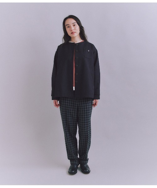 SIPULI(シプリ)の「Coated Cotton Poly Twill ヘンリーハーフコート(ダウンジャケット/コート・レディース・ブラック/ベージュ・2)」の19枚目の写真