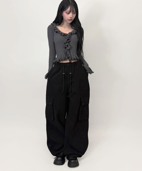 FOLLOWIN(フォロウィン)の「3color/裾絞り可能/ユニセックスワイドカーゴパンツ(カーゴパンツ・レディース・ブラウン/ブラック/グレー・FREE)」の13枚目の写真