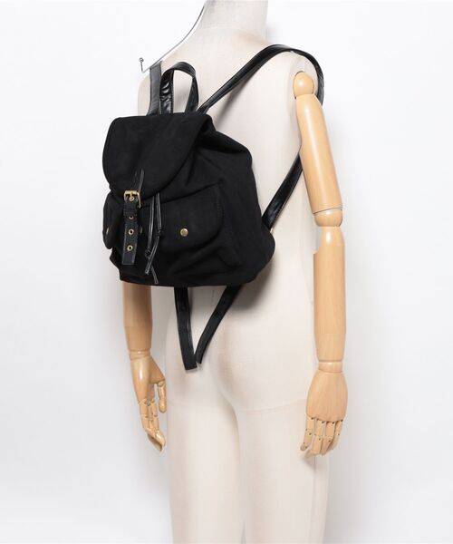 an meets zakka（アンミツザッカ）の「an meets zakka レトロフラップスウェードリュックサック（バックパック/リュック・レディース・キャメル/ブラウン/ブラック・ONESIZE）」の7枚目の写真