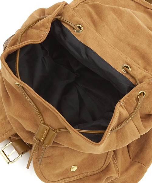 an meets zakka（アンミツザッカ）の「an meets zakka レトロフラップスウェードリュックサック（バックパック/リュック・レディース・キャメル/ブラウン/ブラック・ONESIZE）」の16枚目の写真