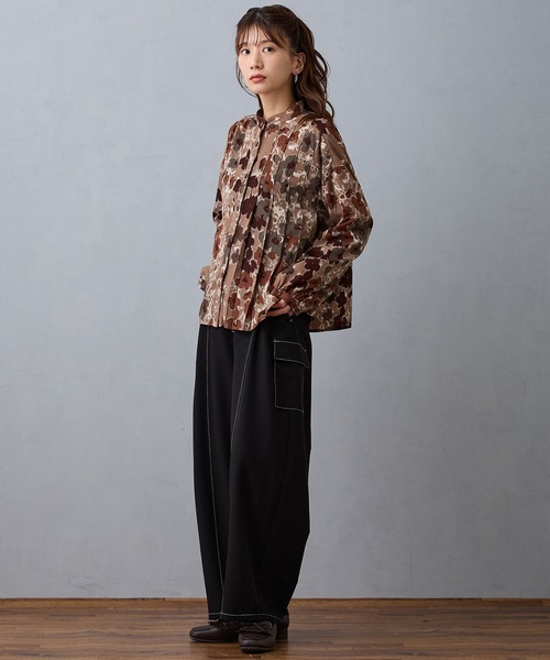 NICOLE CLUB（ニコル　クラブ）の「プリーツ柄ブラウス（シャツ/ブラウス・レディース・ブラウン/グリーン/グレー・MEDIUM）」の4枚目の写真