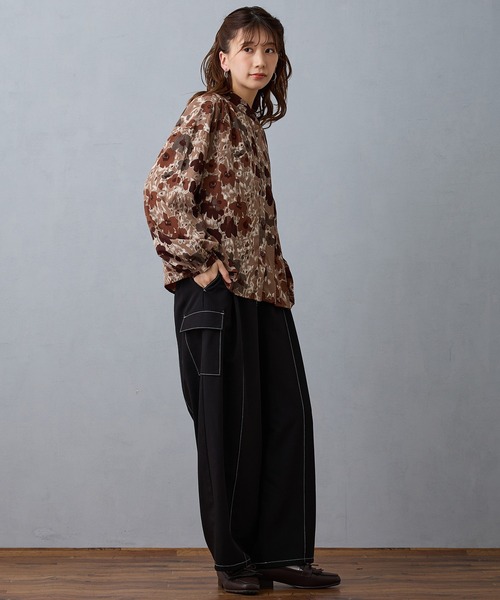 NICOLE CLUB（ニコル　クラブ）の「プリーツ柄ブラウス（シャツ/ブラウス・レディース・ブラウン/グリーン/グレー・MEDIUM）」の5枚目の写真