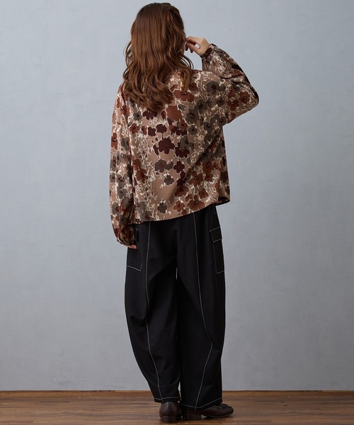 NICOLE CLUB（ニコル　クラブ）の「プリーツ柄ブラウス（シャツ/ブラウス・レディース・ブラウン/グリーン/グレー・MEDIUM）」の6枚目の写真