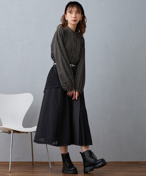 NICOLE CLUB（ニコル　クラブ）の「プリーツ柄ブラウス（シャツ/ブラウス・レディース・ブラウン/グリーン/グレー・MEDIUM）」の14枚目の写真