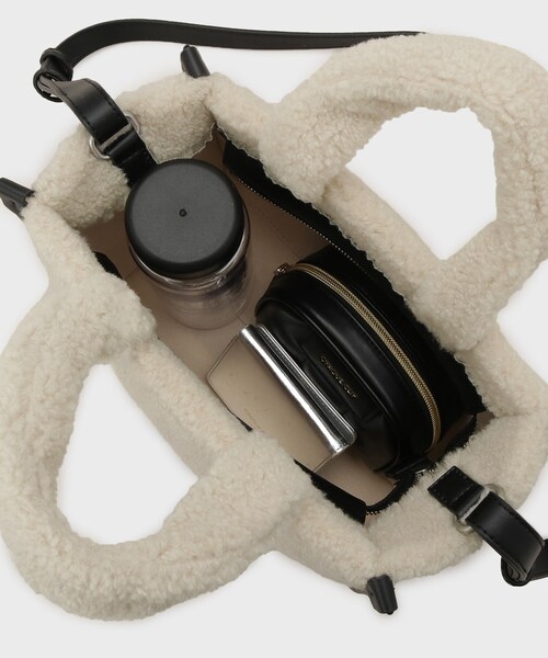 GALLEST（ギャレスト）の「【LACOSTE】ヘリテージシーズナル フェイクファーミニトートバッグ（トートバッグ・レディース・アイボリー・00）」の8枚目の写真