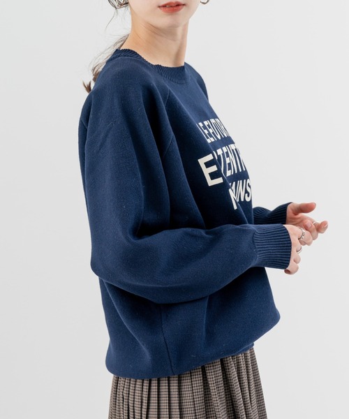 refinedworks（リファインドワークス）の「【refinedworks】スウェット のような着心地の ロゴニット（ニット/セーター・レディース・ベージュ/ネイビー/ホワイト・FREE）」の5枚目の写真