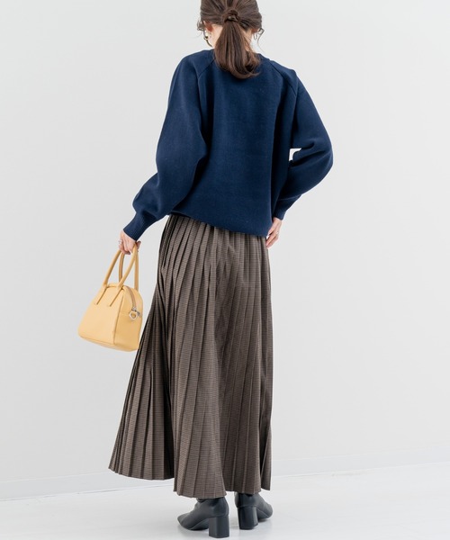 refinedworks（リファインドワークス）の「【refinedworks】スウェット のような着心地の ロゴニット（ニット/セーター・レディース・ベージュ/ネイビー/ホワイト・FREE）」の18枚目の写真