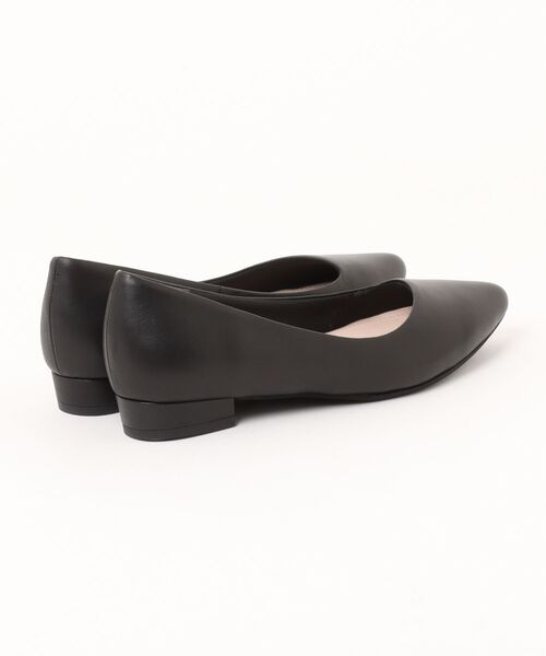 MELMO(メルモ)の「ポインテッドトゥプレーンパンプス(パンプス・レディース・ブラック・22.5cm/23.0cm/23.5cm/24.0cm/24.5cm)」の2枚目の写真