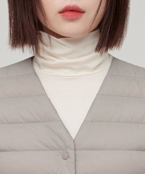 MUSINSA STANDARD WOMAN(ムシンサスタンダードウーマン)の「レディーストランスフォームラウンドネックライトダウンジャケット【ライトベージュ】(その他アウター・レディース・その他・SMALL/MEDIUM/LARGE/X-SMALL)」の6枚目の写真