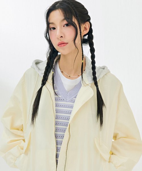CHASECULT(チェイスカルト)の「レディースブルゾンフードジャンパー-DARG4161B0A(ブルゾン・レディース・アイボリー・FRE)」の2枚目の写真