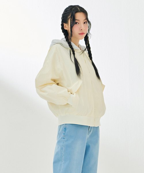 CHASECULT(チェイスカルト)の「レディースブルゾンフードジャンパー-DARG4161B0A(ブルゾン・レディース・アイボリー・FRE)」の4枚目の写真