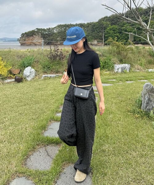 WESLEYHYUSTON(ウェズリーユーストン)の「Suede string side detail crop knit black(Tシャツ/カットソー・レディース・その他・SMALL/MEDIUM)」の3枚目の写真