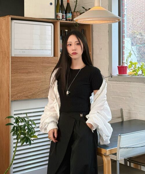 WESLEYHYUSTON(ウェズリーユーストン)の「Suede string side detail crop knit black(Tシャツ/カットソー・レディース・その他・SMALL/MEDIUM)」の5枚目の写真