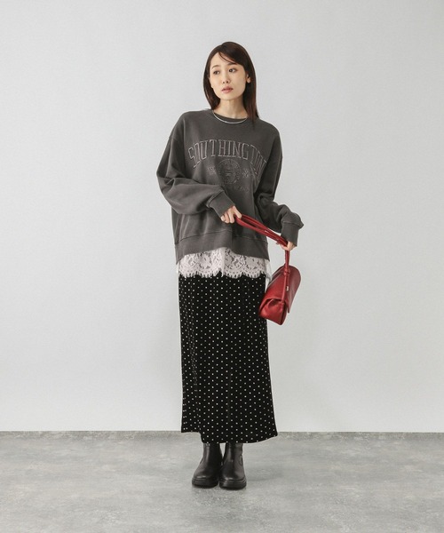 GLOBAL WORK(グローバルワーク)の「ピグメント刺繍ロゴプルオーバー/608260(スウェット・レディース・ライトブルー/グレイッシュベージュ/ダークブラウン/ダークグレー/ブルー系その他7・MEDIUM/LARGE)」の6枚目の写真