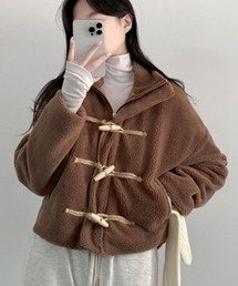 子羊の毛挟み綿に牛角ボタンのコート