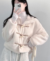 子羊の毛挟み綿に牛角ボタンのコート