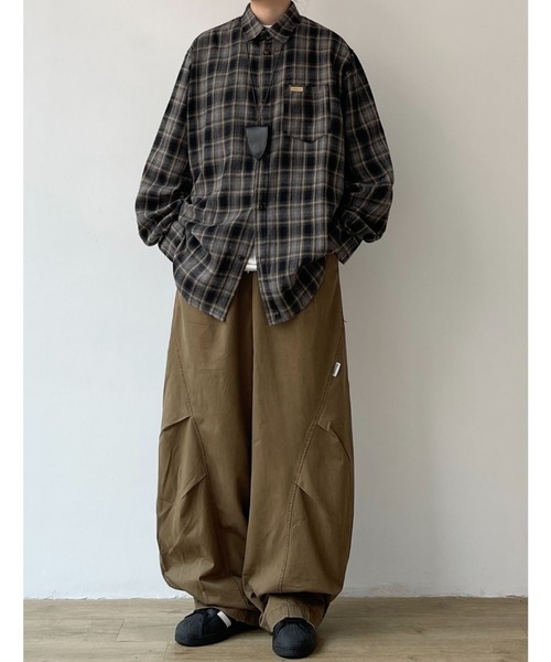 FreeZone(フリーゾーン)の「ビッグシルエットチェックシャツ(シャツ/ブラウス・メンズ・ブラウン/グレー・F)」の16枚目の写真