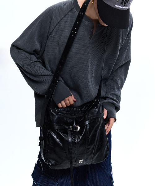 RSSC(アールエスエスシー)の「WESTERN BELT CROSS BAG - BLACK(メッセンジャーバッグ・レディース・その他・FREE)」の3枚目の写真