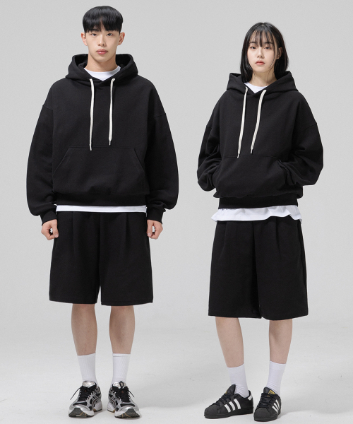 GRANFINNY(グランフィニ)の「無地ワンタックバミューダショートパンツ-ブラック(その他パンツ・レディース・ブラック・SMALL)」の3枚目の写真