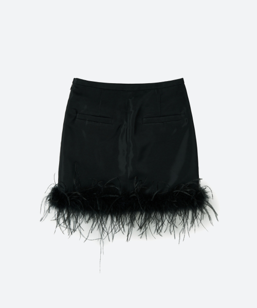MOONSUN（ムーンサン）の「Ostrich Hair Mini Skirt / Black（スカート・レディース・その他・SMALL/MEDIUM）」の2枚目の写真