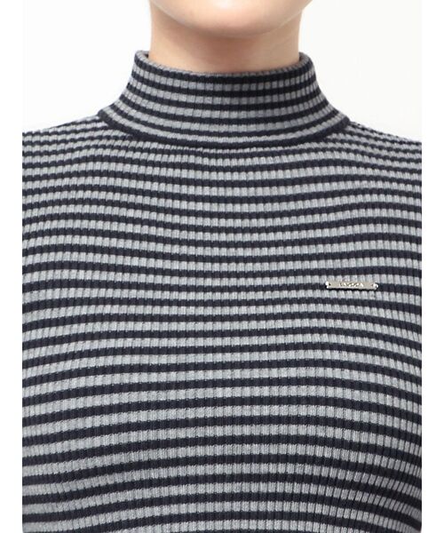 EMODA（エモダ）の「ハイネッククロップニット（ニット/セーター・レディース・グレー/ブラック/ネイビー/ブラウン/ピンク・FREE）」の15枚目の写真