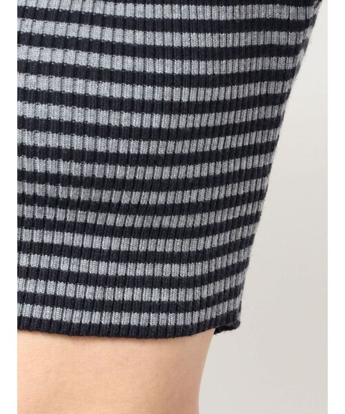 EMODA（エモダ）の「ハイネッククロップニット（ニット/セーター・レディース・グレー/ブラック/ネイビー/ブラウン/ピンク・FREE）」の13枚目の写真