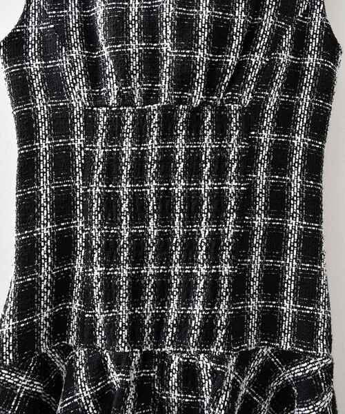 MAJESTIC LEGON(マジェスティックレゴン)の「リボンブローチセットツイードワンピ(ワンピース・レディース・ホワイト系その他2/ブラック系その他・MEDIUM)」の7枚目の写真