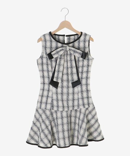 MAJESTIC LEGON(マジェスティックレゴン)の「リボンブローチセットツイードワンピ(ワンピース・レディース・ホワイト系その他2/ブラック系その他・MEDIUM)」の8枚目の写真