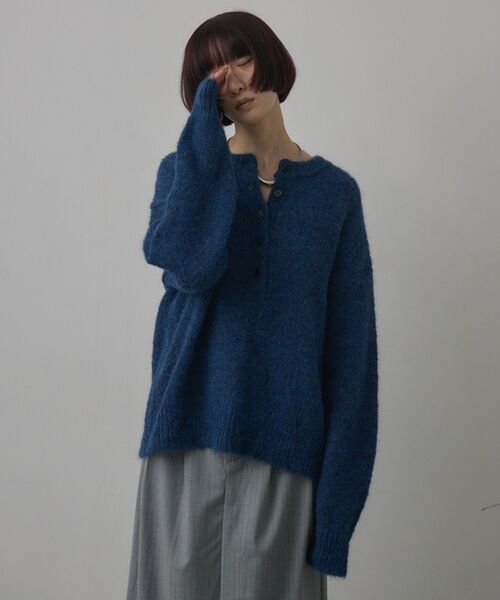 kivi（キヴィ）の「ヘンリーネックニット（ニット/セーター・レディース・ダークブルー/レッド/ブラウン・FREE）」の3枚目の写真
