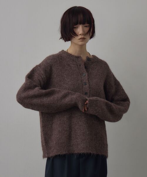kivi（キヴィ）の「ヘンリーネックニット（ニット/セーター・レディース・ダークブルー/レッド/ブラウン・FREE）」の9枚目の写真