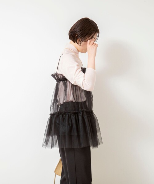 NOLLEY’S Sophi（ノーリーズソフィ）の「ウォッシャブルチュール2WAYブラウス（キャミソール・レディース・ブラック・38）」の6枚目の写真