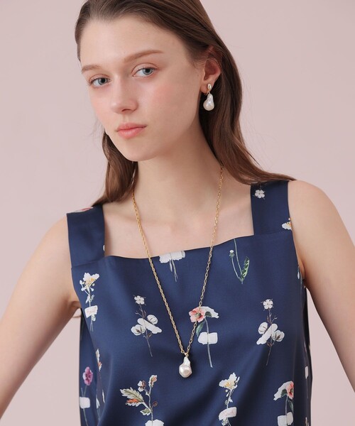 ANAYI(アナイ)の「淡水バロックパールイヤリング(イヤリング・レディース・オフホワイト・FREE)」の3枚目の写真