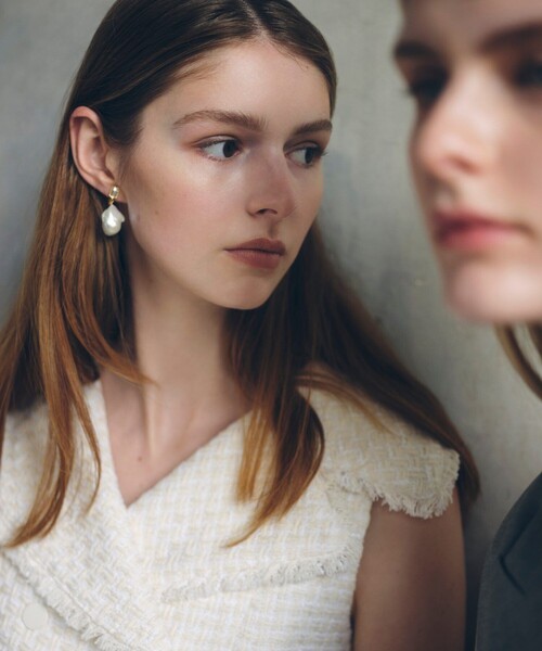 ANAYI(アナイ)の「淡水バロックパールイヤリング(イヤリング・レディース・オフホワイト・FREE)」の7枚目の写真