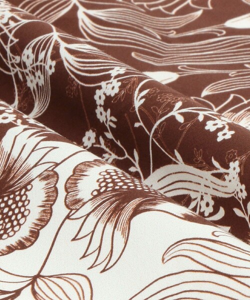 UNITED ARROWS（ユナイテッドアローズ）の「＜Dieffe Kinloch＞Bicolor como flower ハンカチ（バンダナ/スカーフ・メンズ・ネイビー/ダークブラウン・FREE）」の9枚目の写真