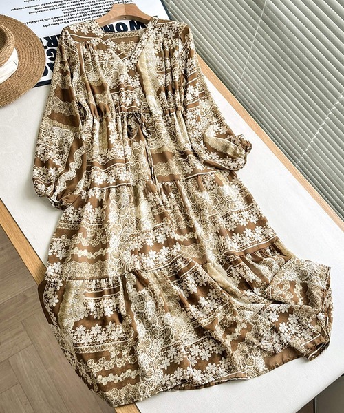 DAY CLOSET(デイ クローゼット)の「【大人っぽ透け感シフォン生地】長袖 クラシカル レトロ 花柄 ジョーゼット ティアードワンピース レディース(ワンピース・レディース・ブラック/ブラウン・FREE)」の9枚目の写真
