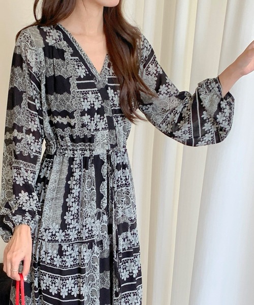 DAY CLOSET(デイ クローゼット)の「【大人っぽ透け感シフォン生地】長袖 クラシカル レトロ 花柄 ジョーゼット ティアードワンピース レディース(ワンピース・レディース・ブラック/ブラウン・FREE)」の16枚目の写真